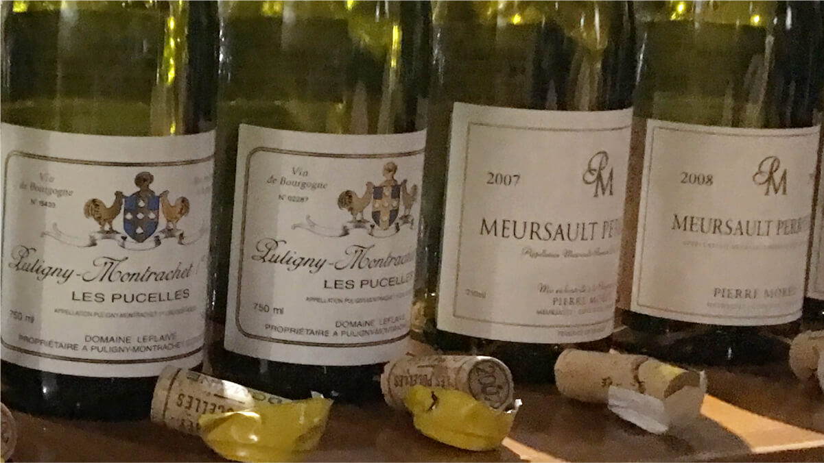 ワインを飲みながら、ソムリエさんや、ワイン愛好家の方々にワインセラーについて、色々教えてもらいました! ブルゴーニュ ワイン